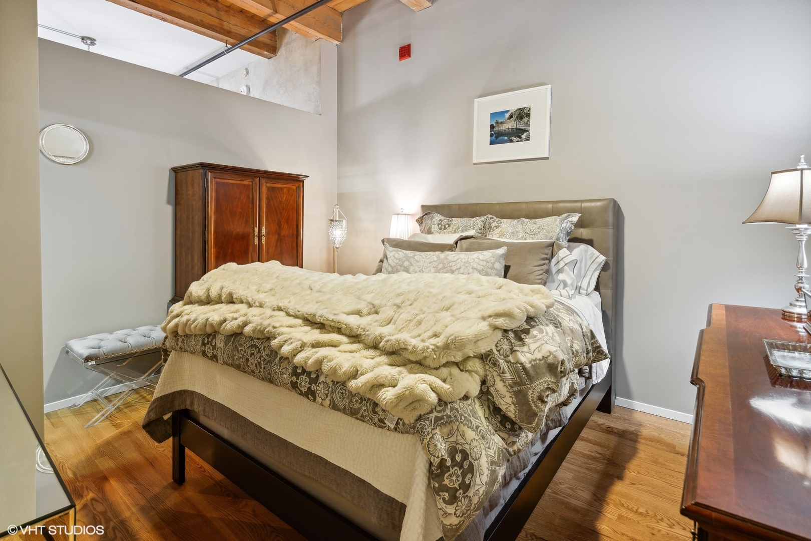 728 W JACKSON Boulevard Unit: 319