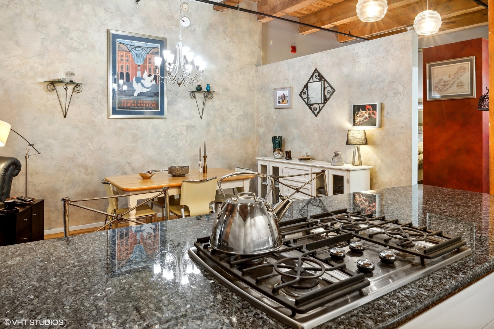 728 W JACKSON Boulevard Unit: 319