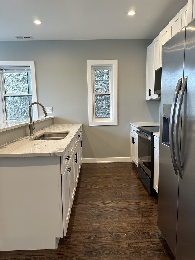 3513 N Seminary Avenue Unit: 1