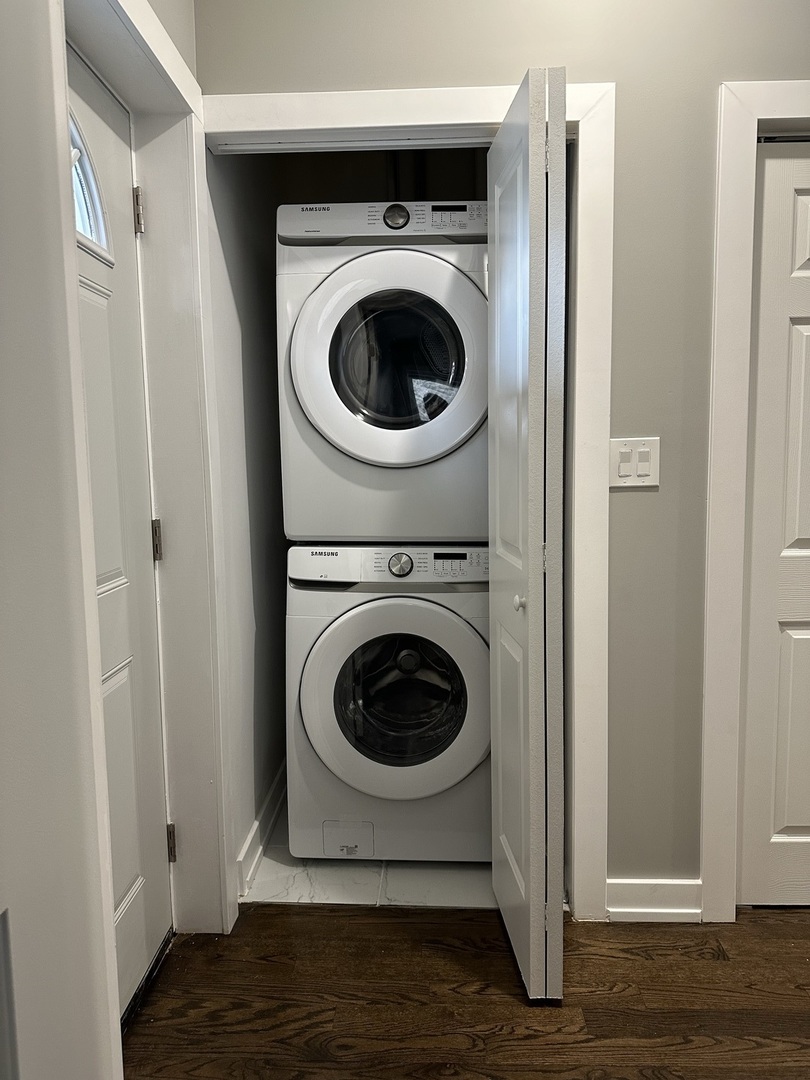 3513 N Seminary Avenue Unit: 1