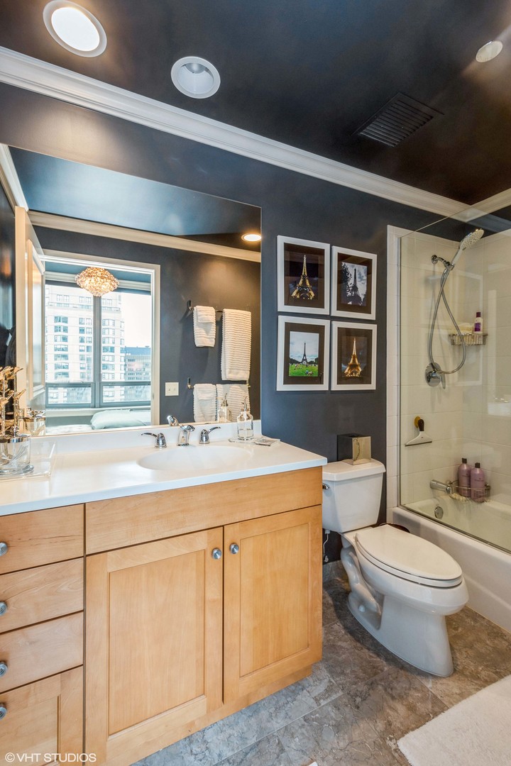 600 N Lake Shore Drive Unit: 3601