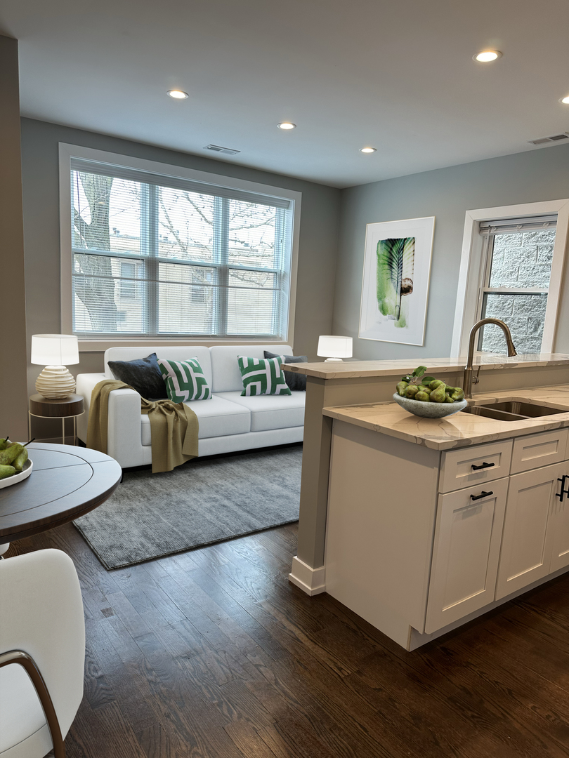 3513 N Seminary Avenue Unit: 2