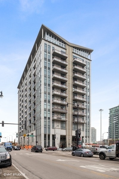 740 W Fulton Street Unit: 614