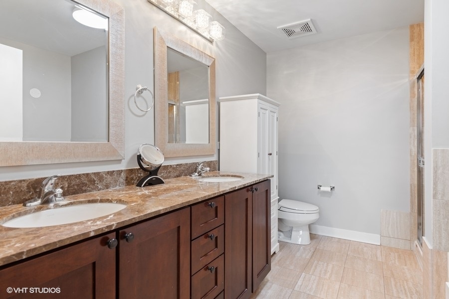 740 W Fulton Street Unit: 614