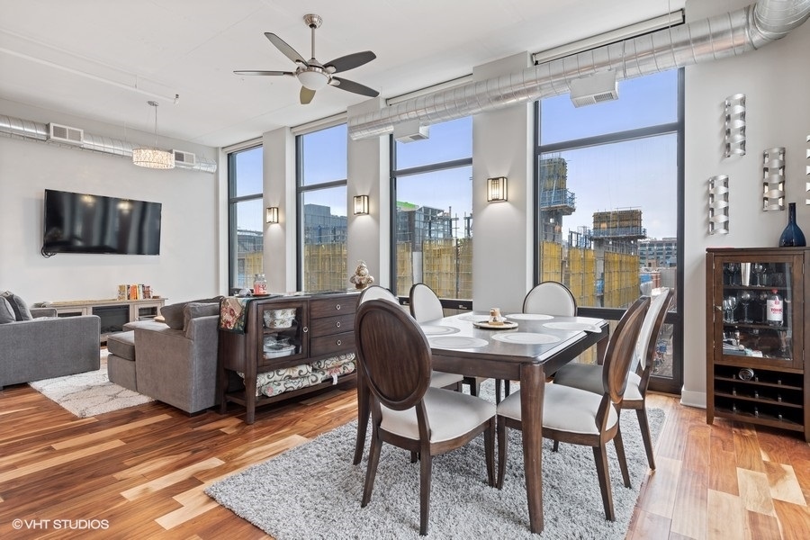 740 W Fulton Street Unit: 614