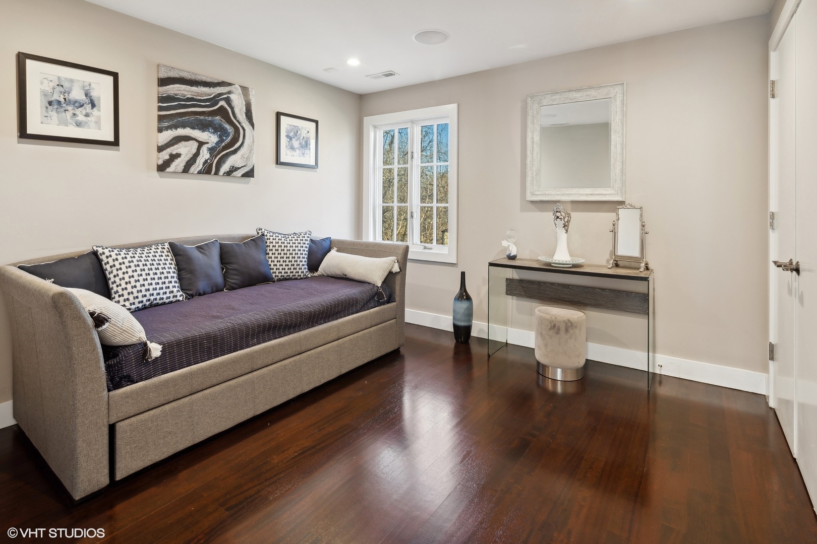 4756 W Bryn Mawr Avenue