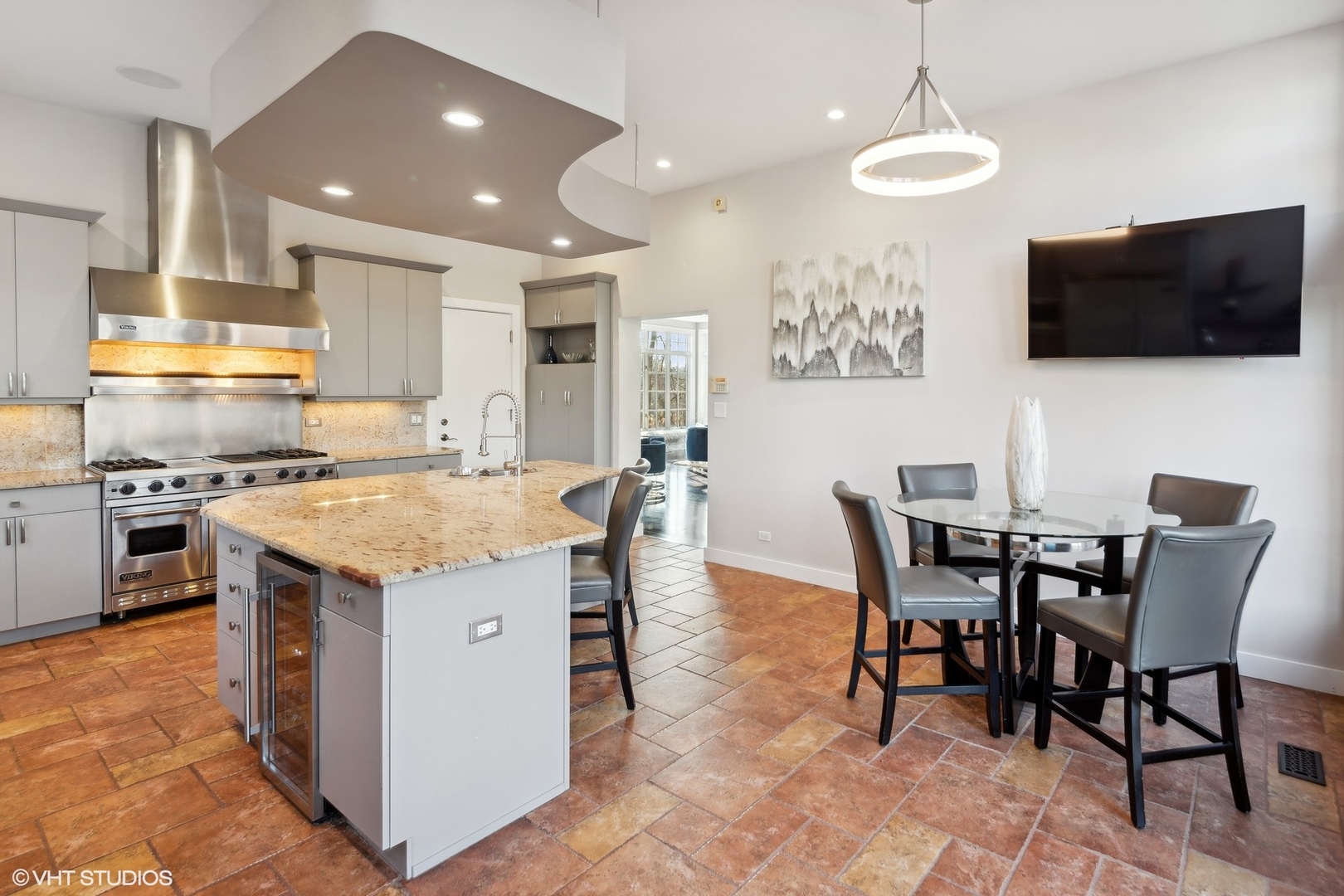 4756 W Bryn Mawr Avenue