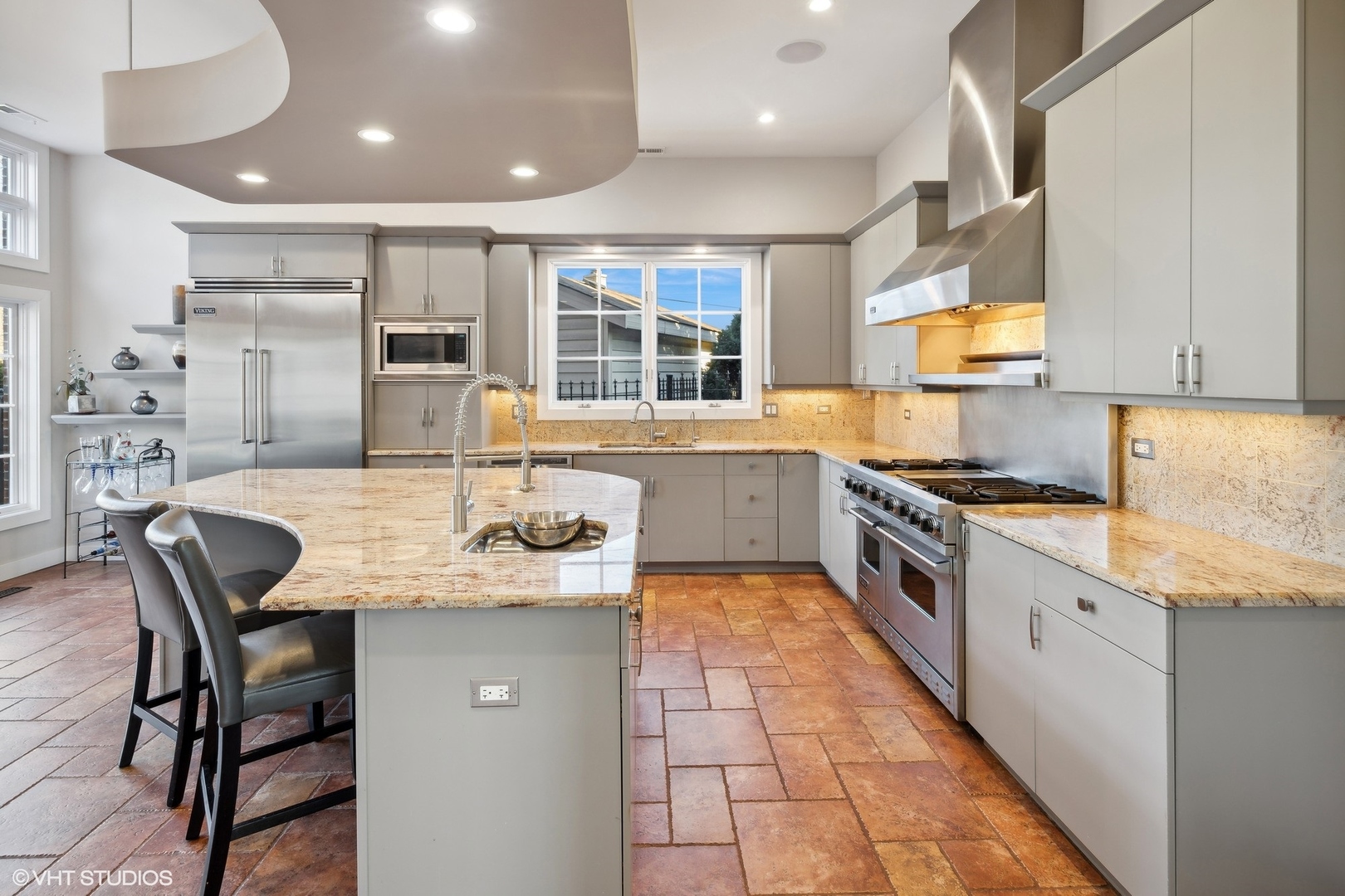 4756 W Bryn Mawr Avenue