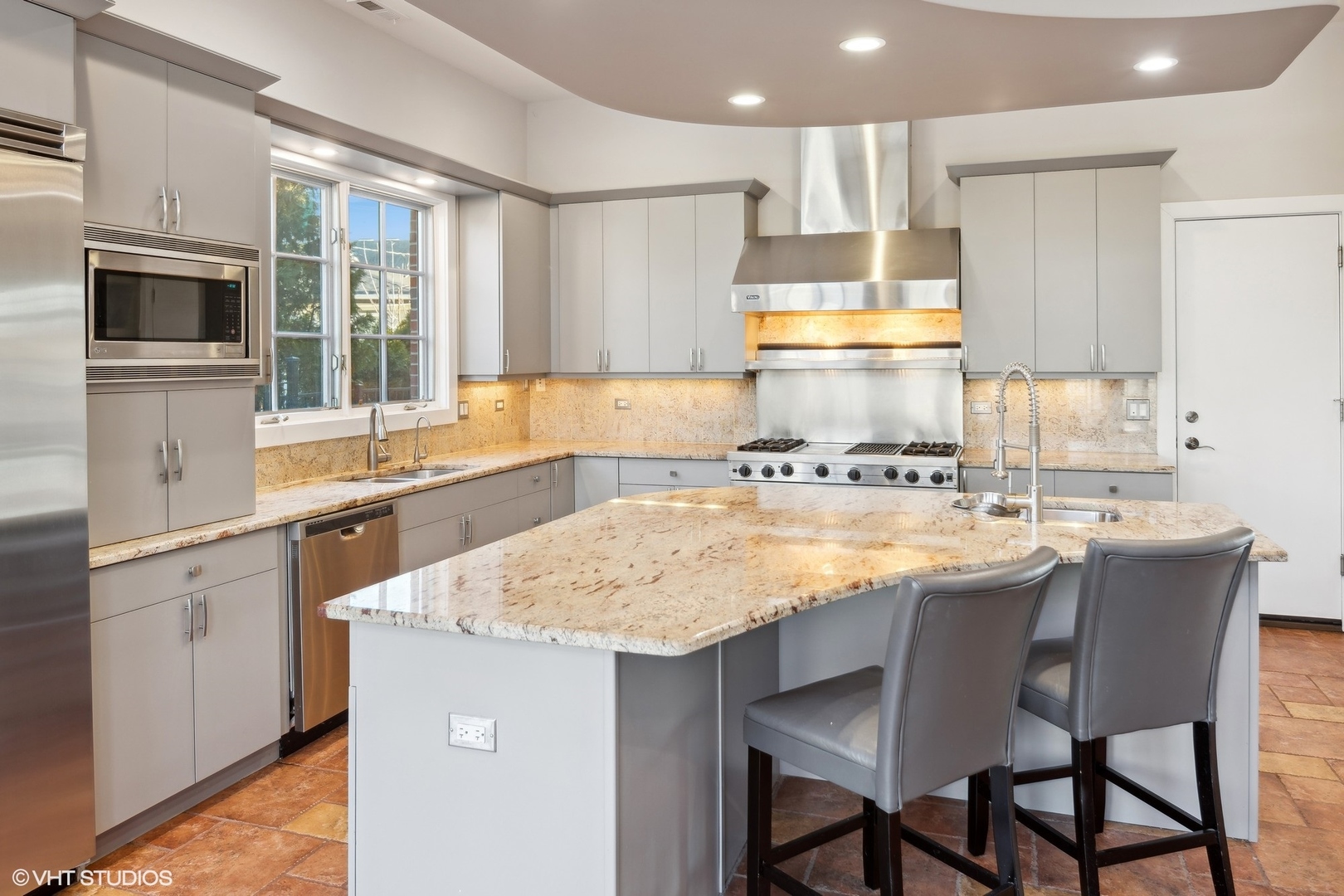 4756 W Bryn Mawr Avenue