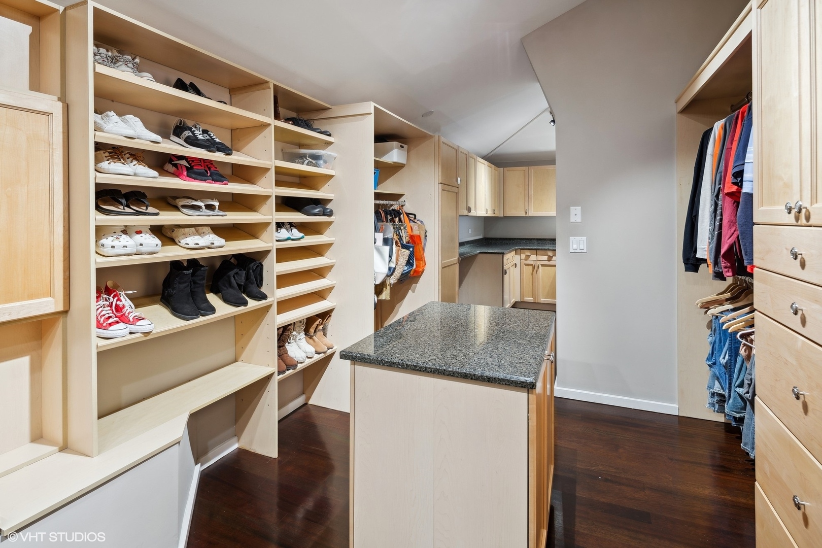 4756 W Bryn Mawr Avenue