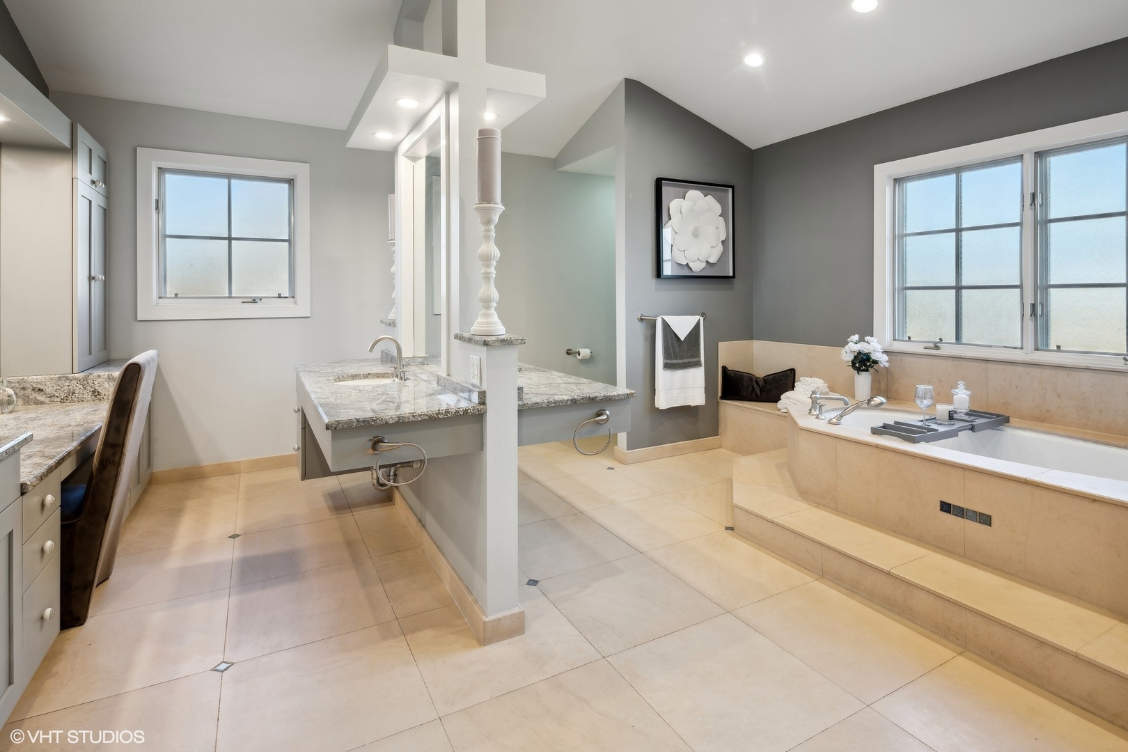 4756 W Bryn Mawr Avenue