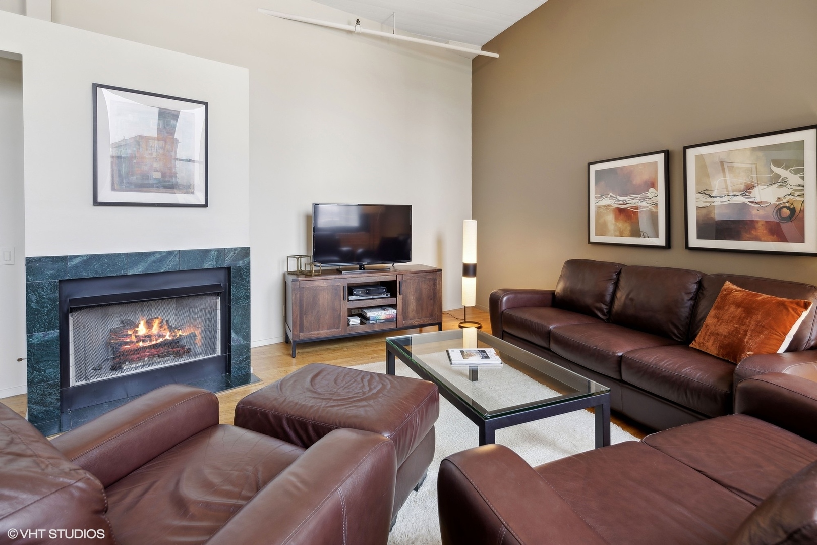 728 W Jackson Boulevard Unit: 810