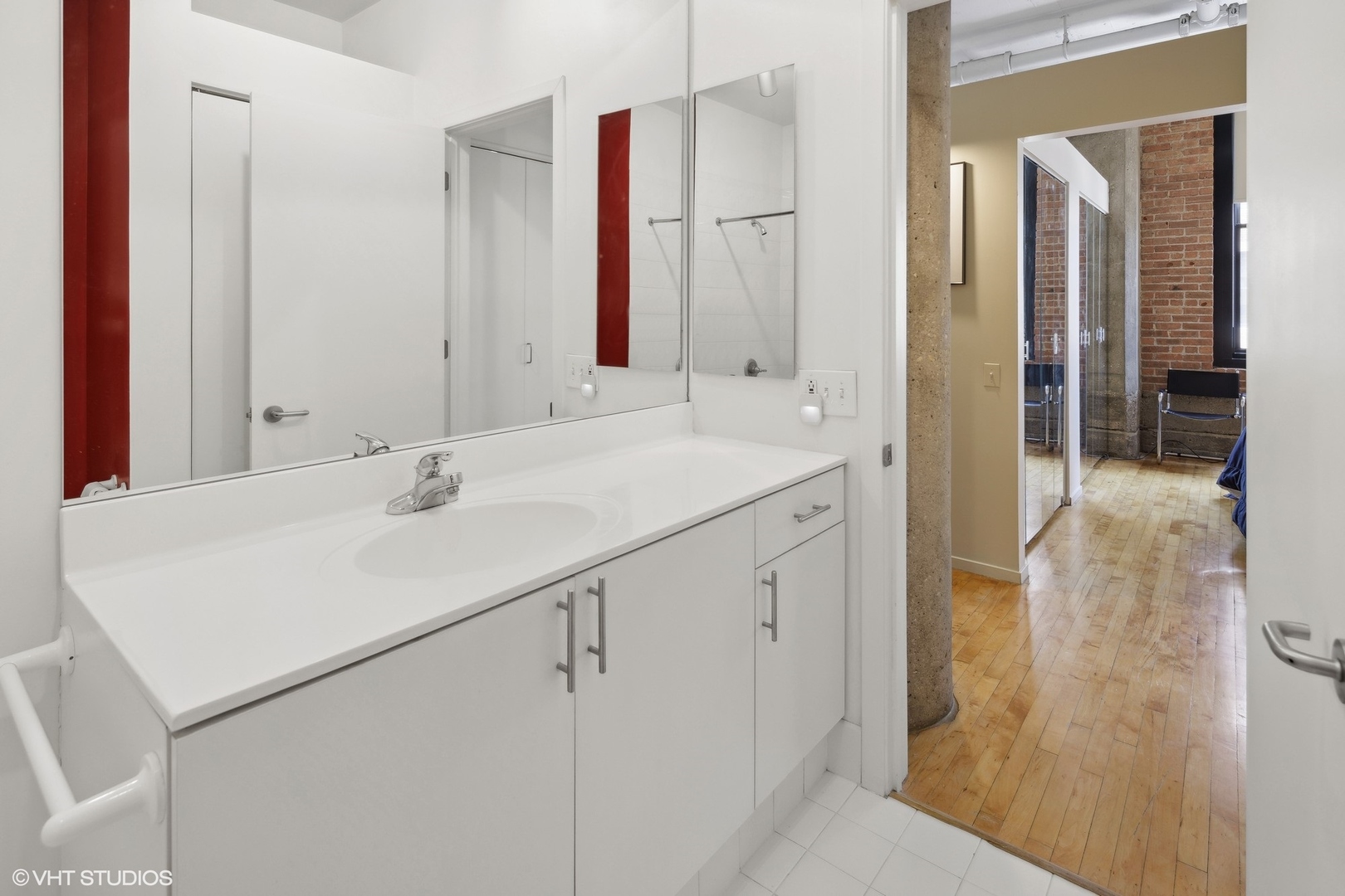 728 W Jackson Boulevard Unit: 810