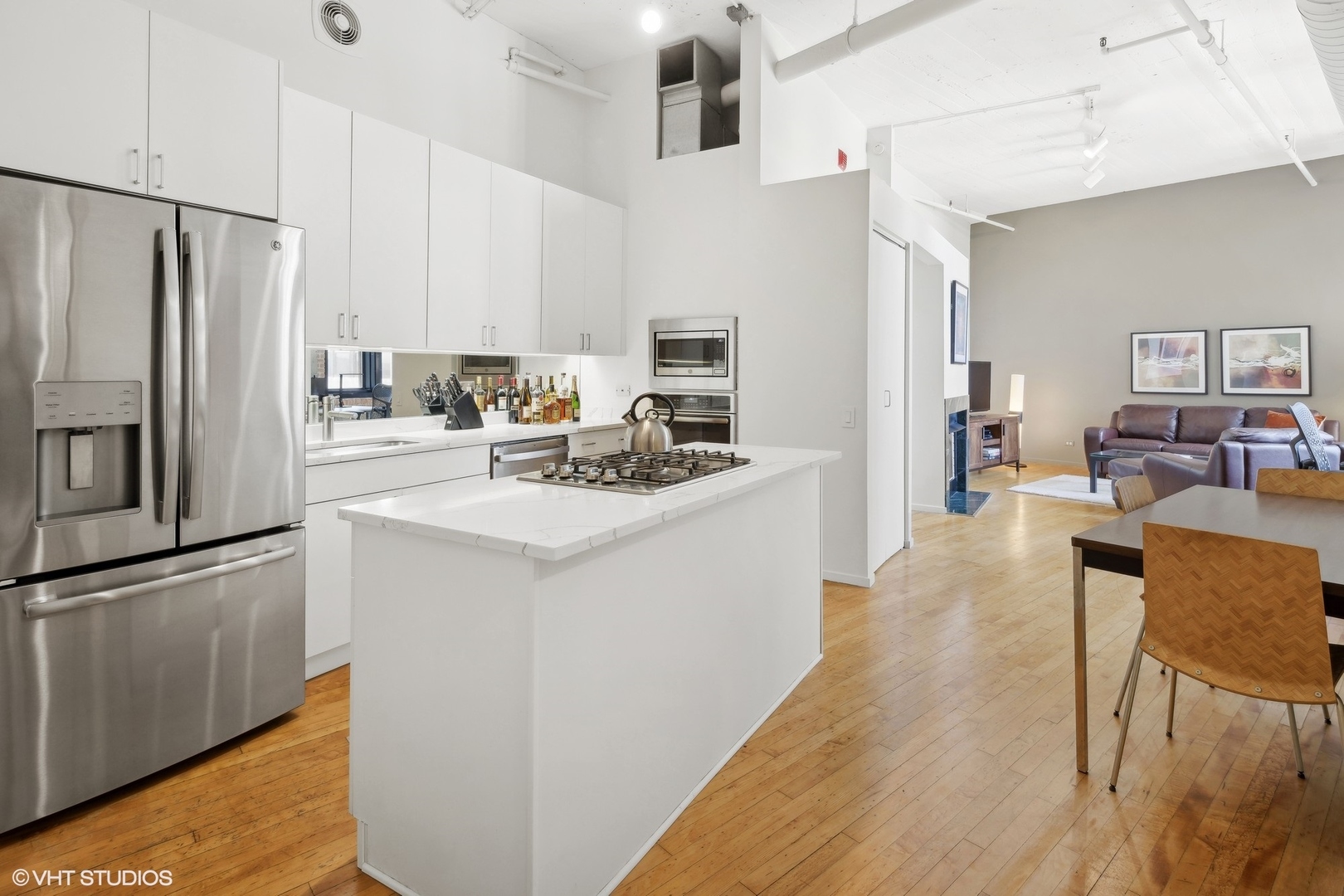 728 W Jackson Boulevard Unit: 810
