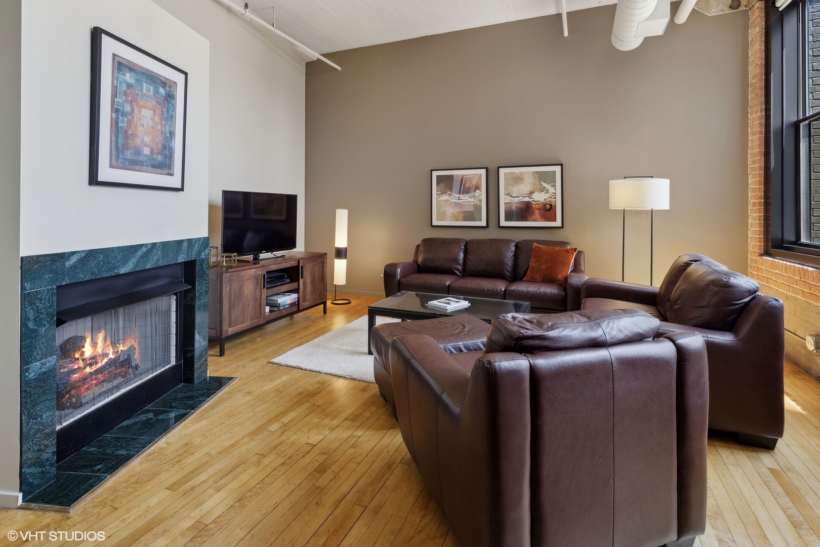 728 W Jackson Boulevard Unit: 810