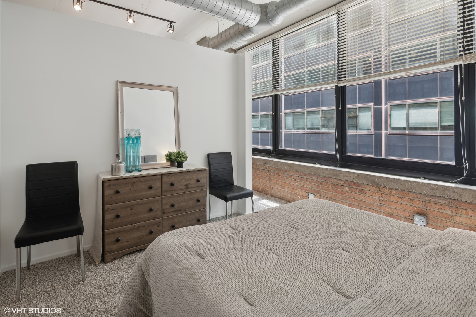 130 S Canal Street Unit: 411