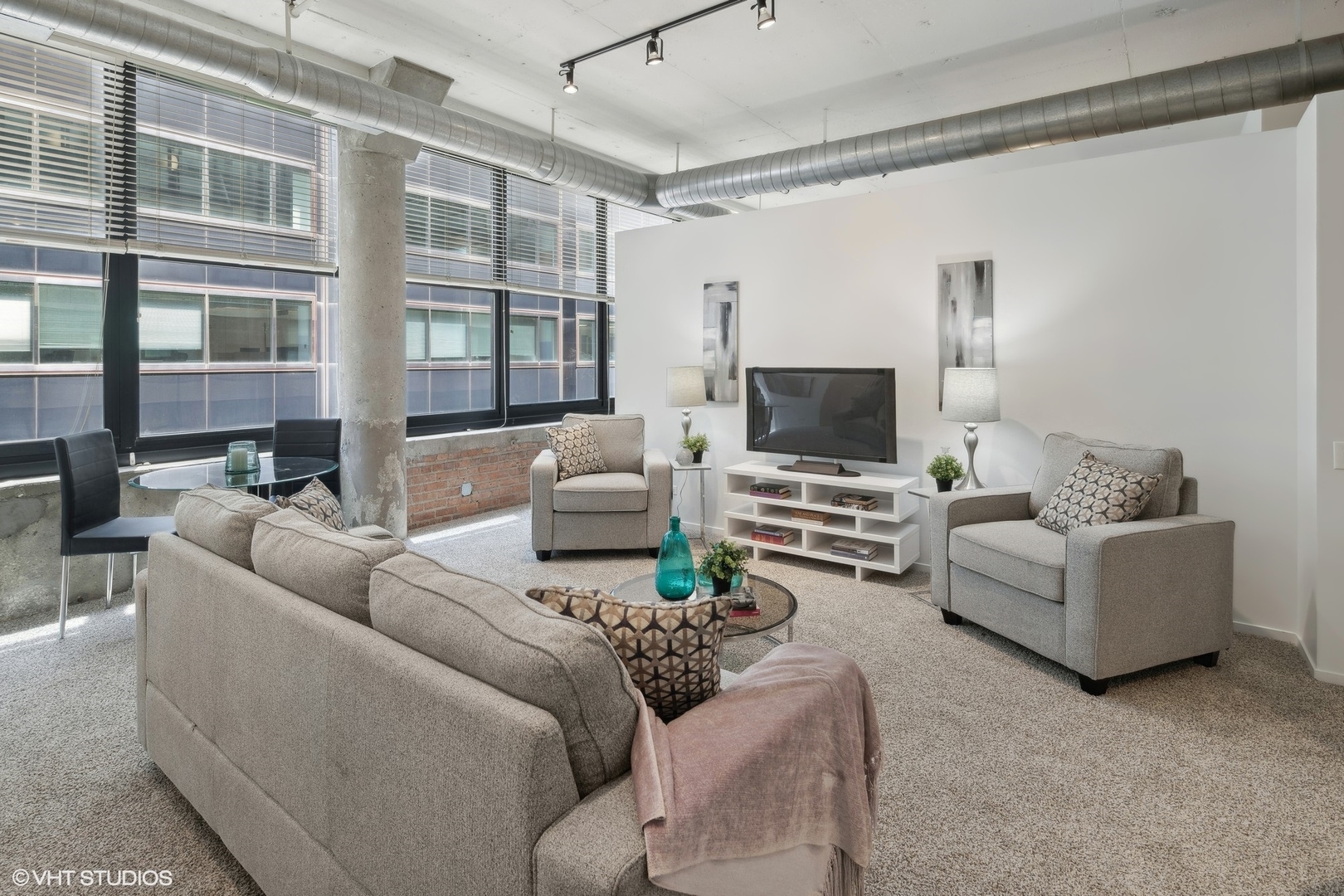 130 S Canal Street Unit: 411