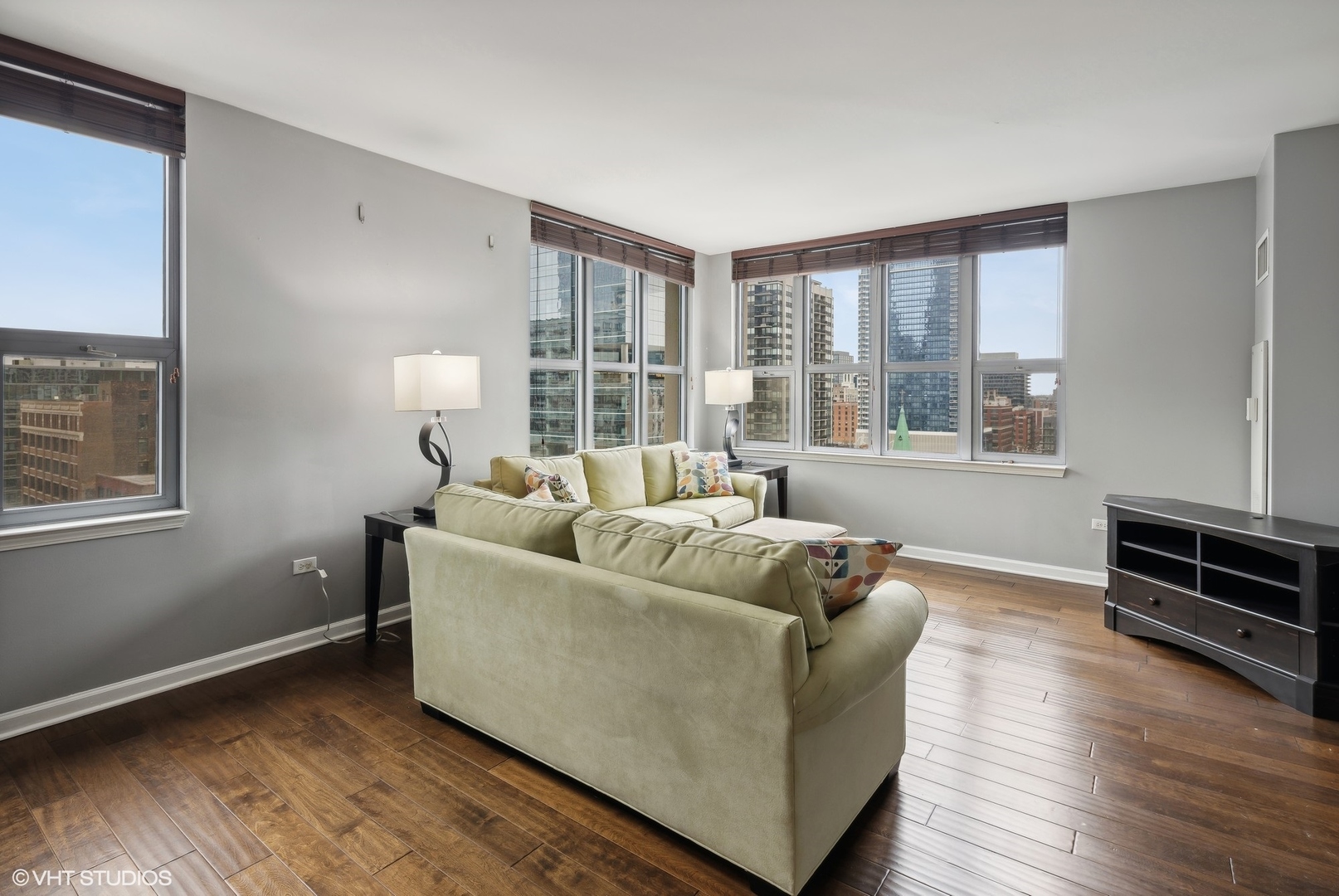 125 S JEFFERSON Street Unit: 1309