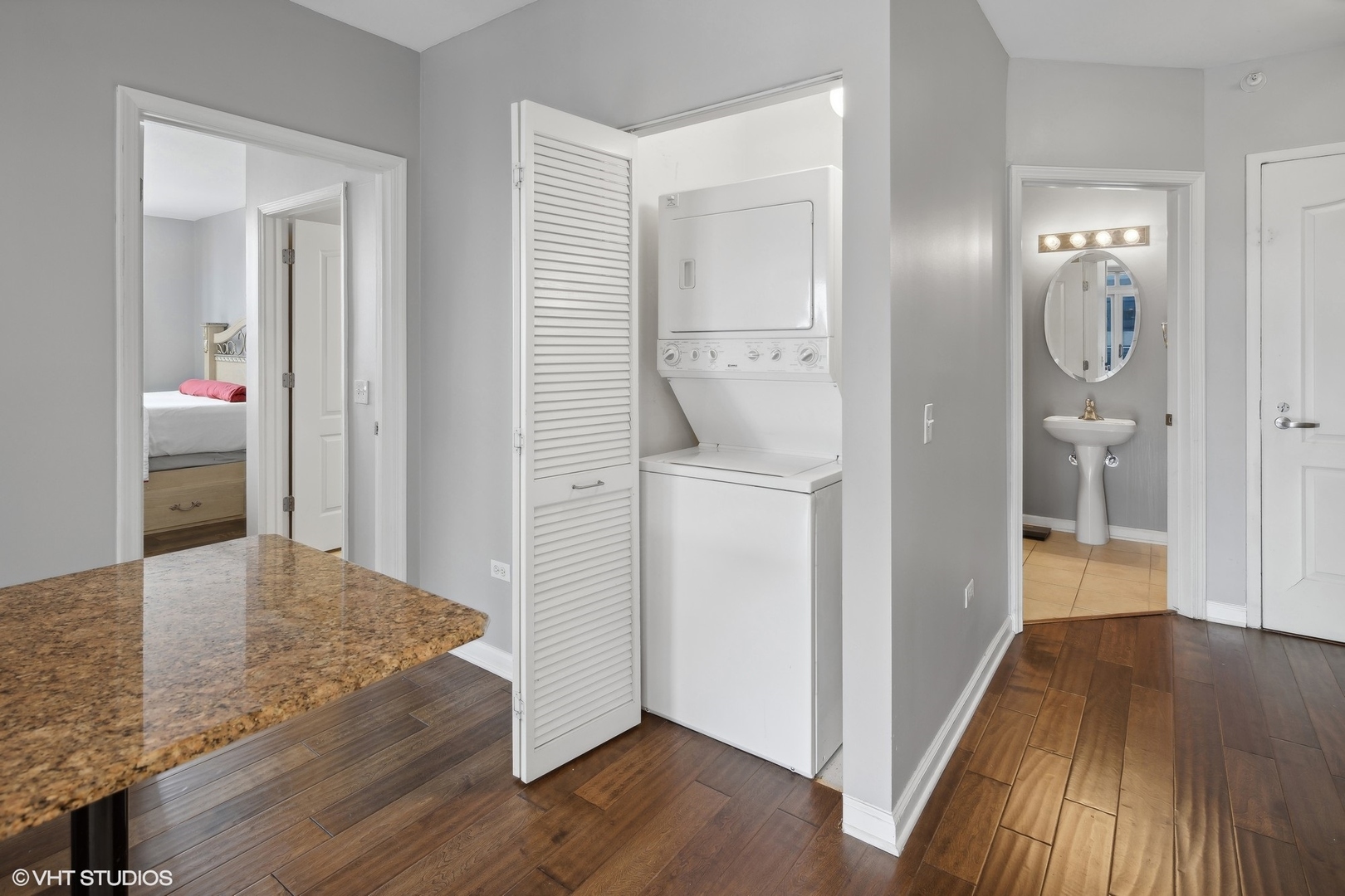 125 S JEFFERSON Street Unit: 1309