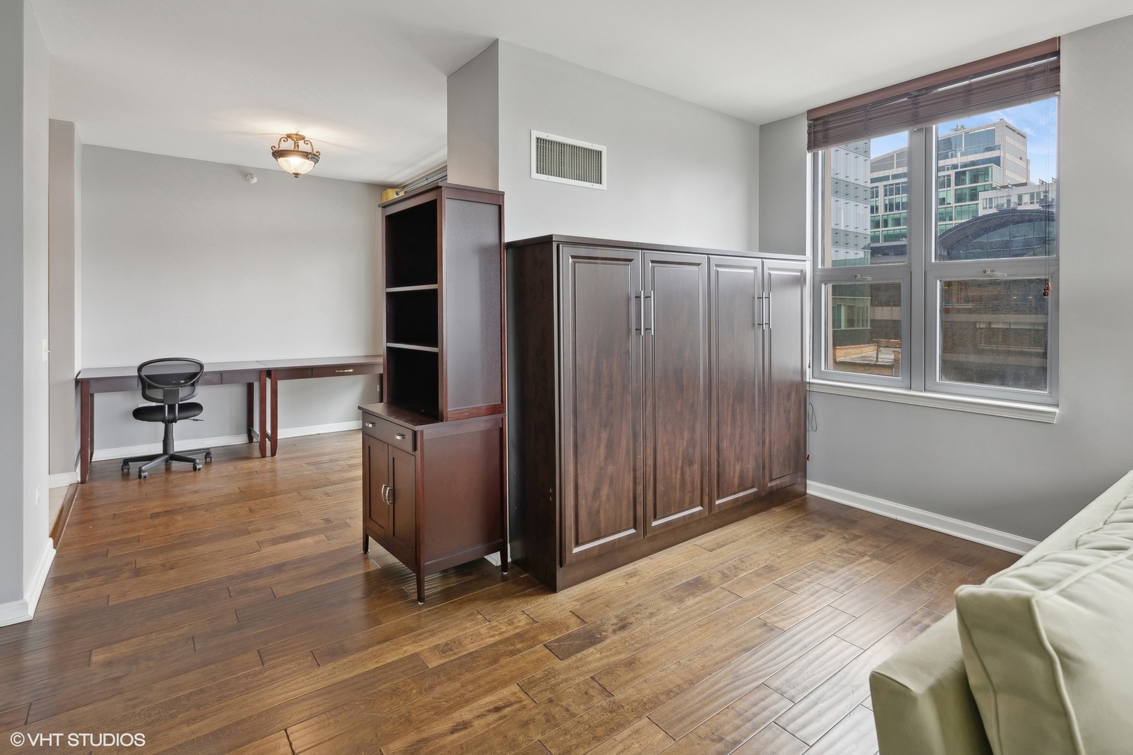 125 S JEFFERSON Street Unit: 1309