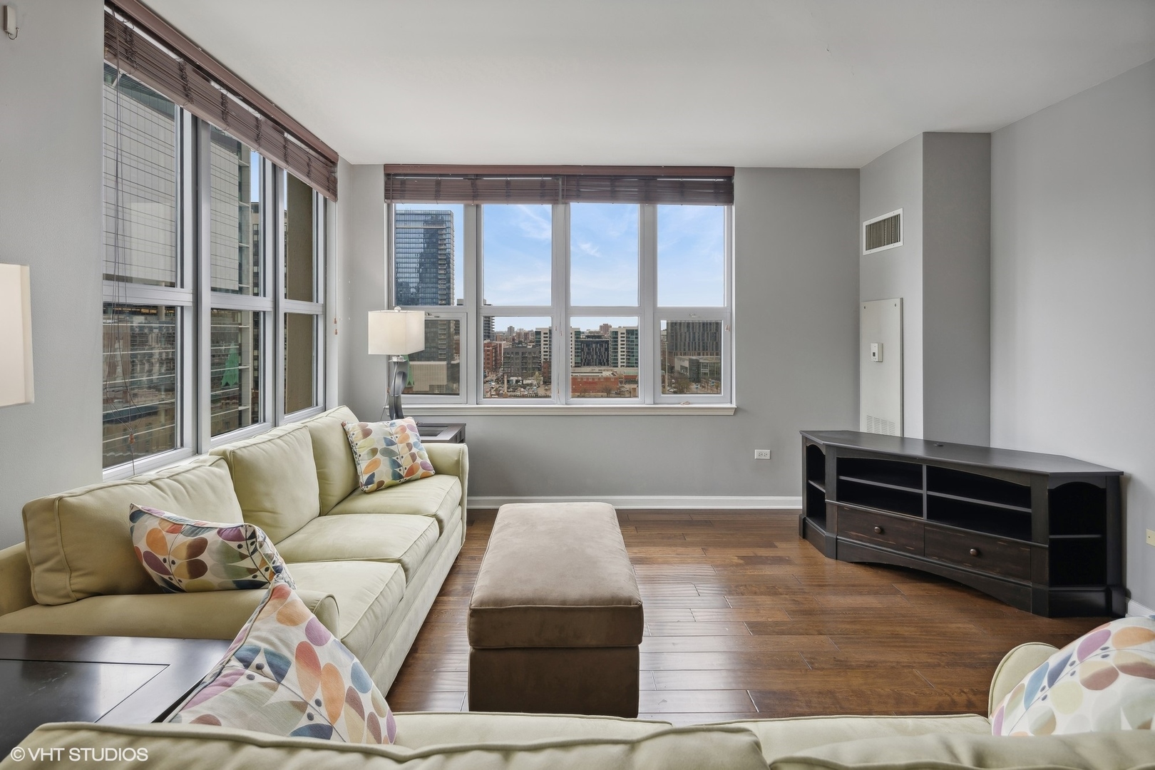 125 S JEFFERSON Street Unit: 1309