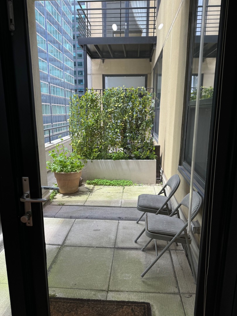 130 S CANAL Street Unit: 9H