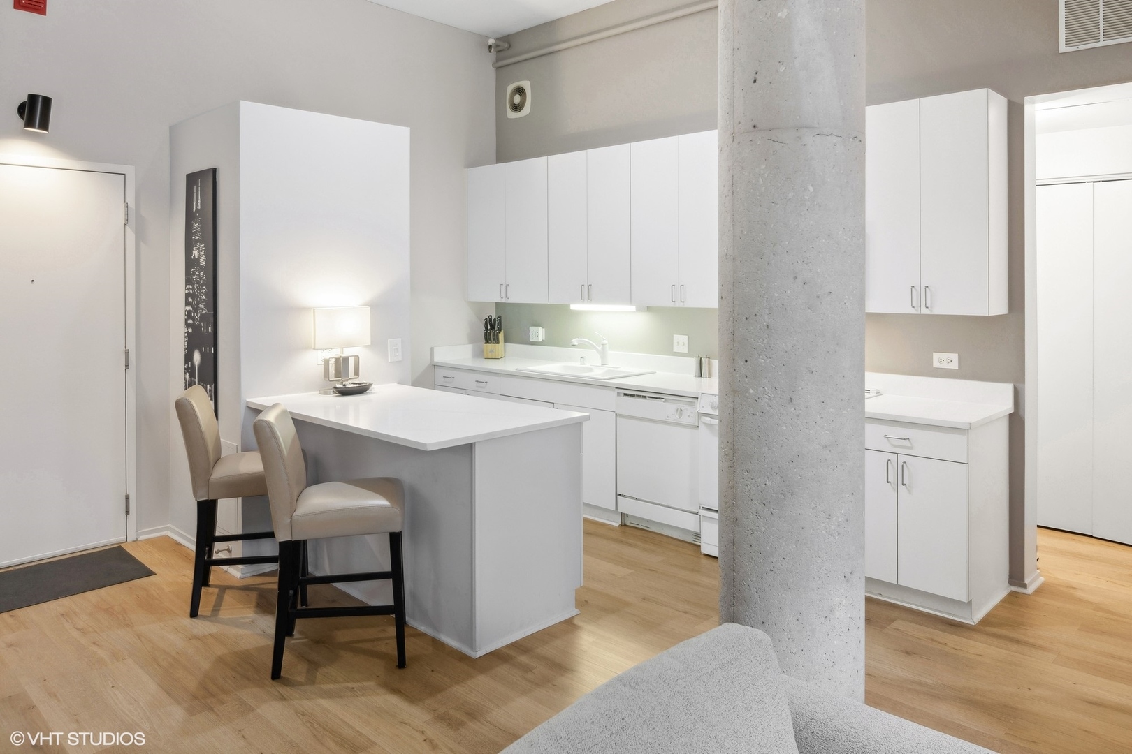 728 W Jackson Boulevard Unit: 1009