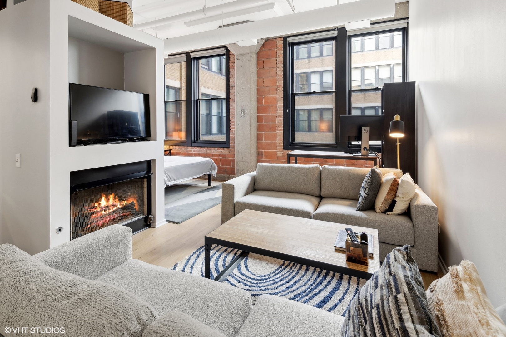 728 W Jackson Boulevard Unit: 1009