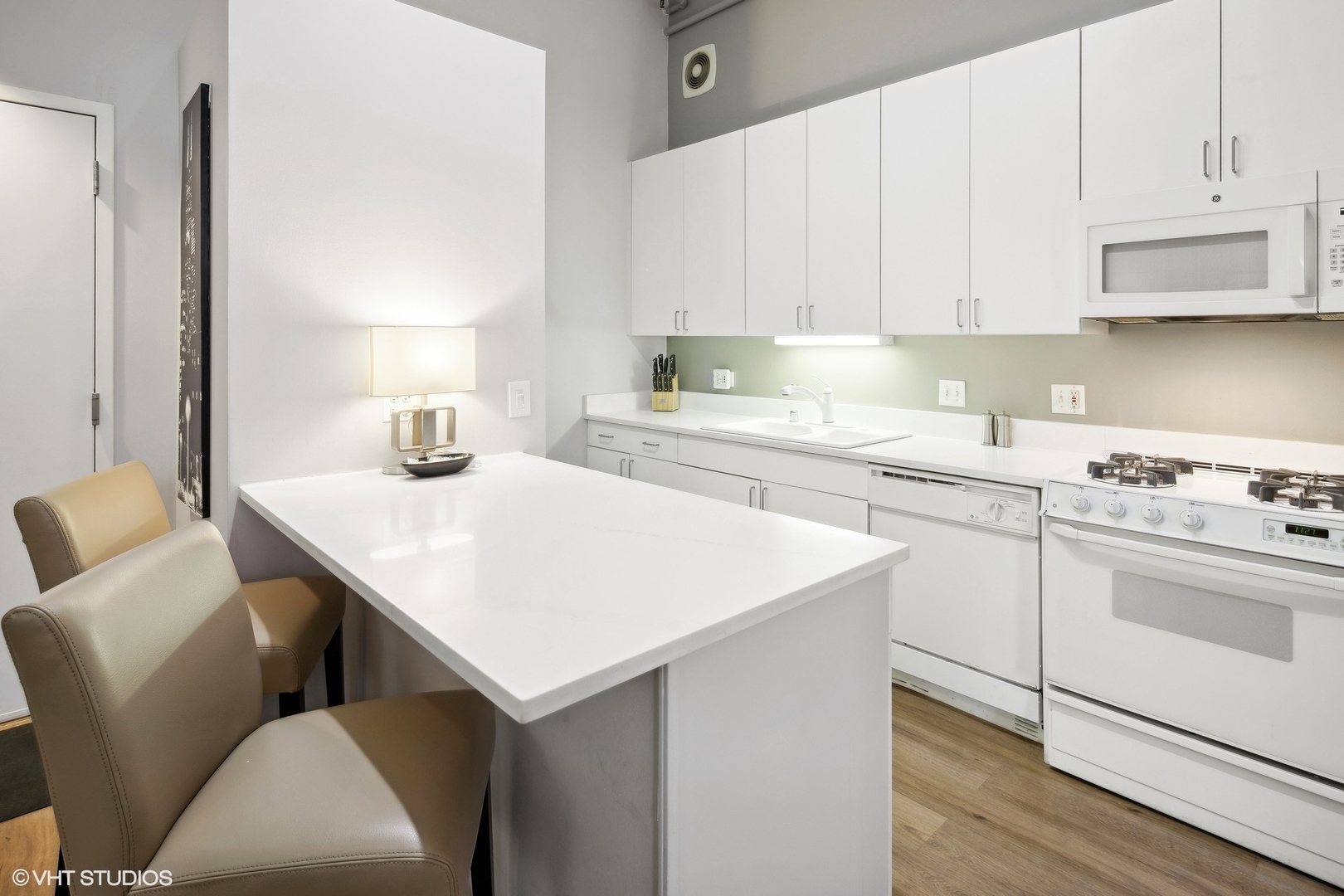 728 W Jackson Boulevard Unit: 1009