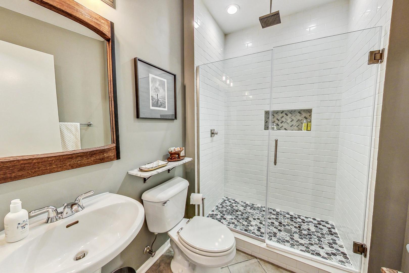 130 S Canal Street Unit: 225