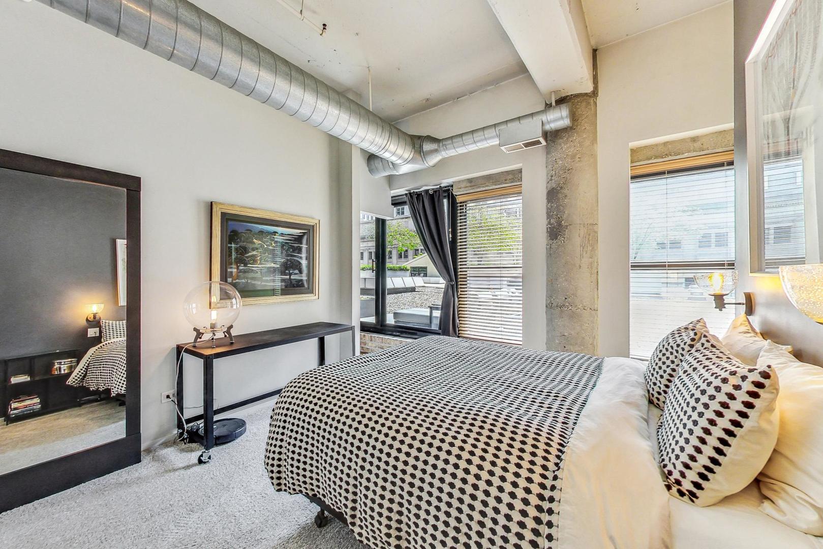 130 S Canal Street Unit: 225