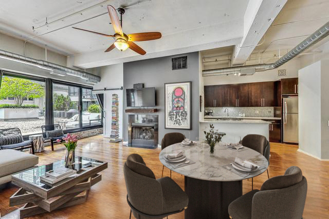 130 S Canal Street Unit: 225