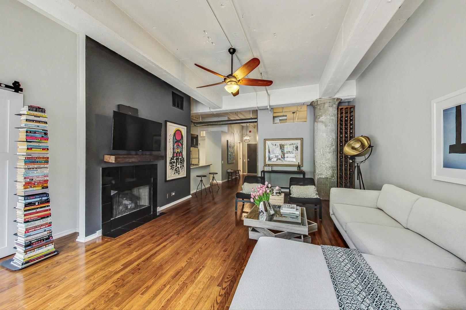 130 S Canal Street Unit: 225