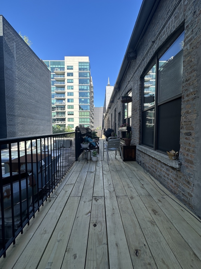 840 W ADAMS Street Unit: 3