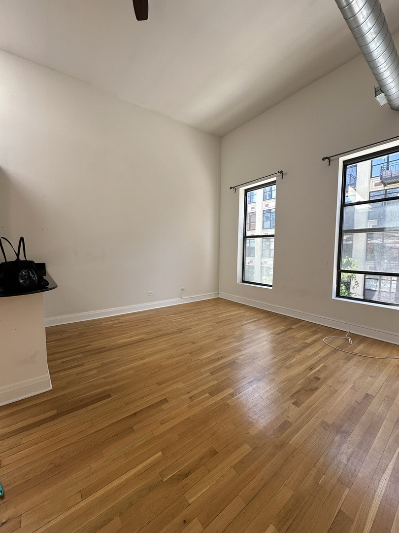840 W ADAMS Street Unit: 3
