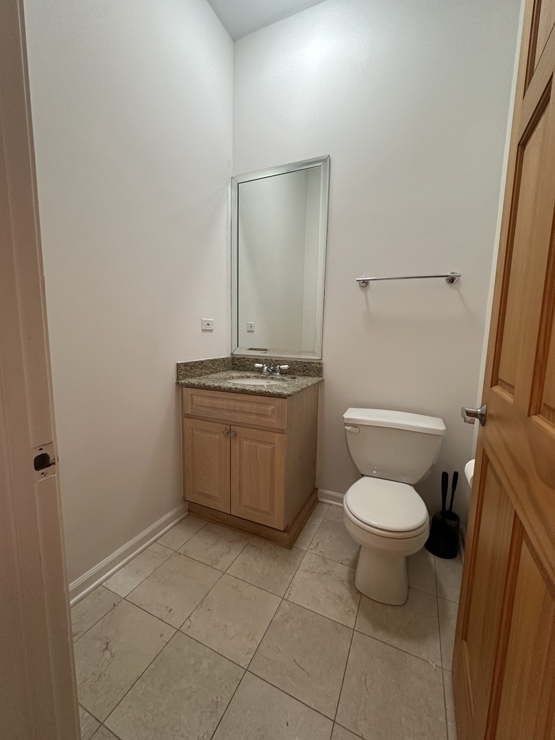 840 W ADAMS Street Unit: 3