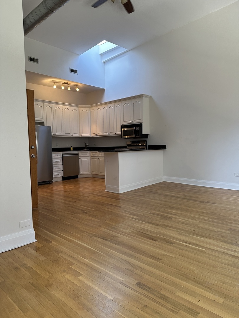 840 W ADAMS Street Unit: 3