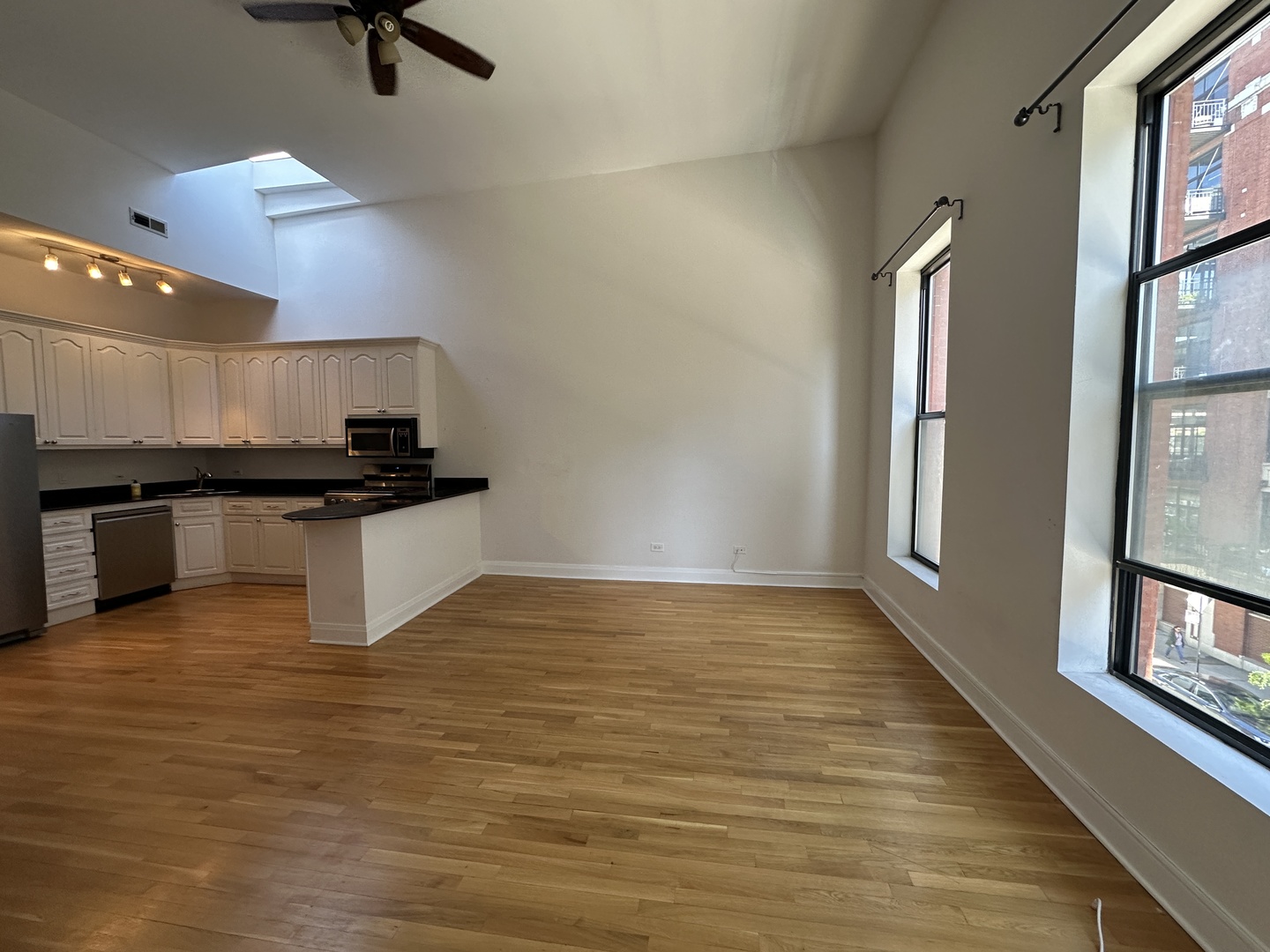 840 W ADAMS Street Unit: 3