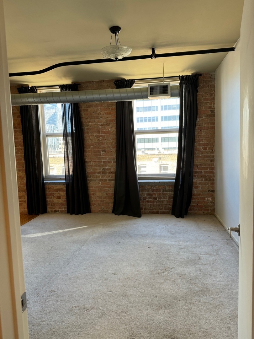 420 S CLINTON Street Unit: 703A