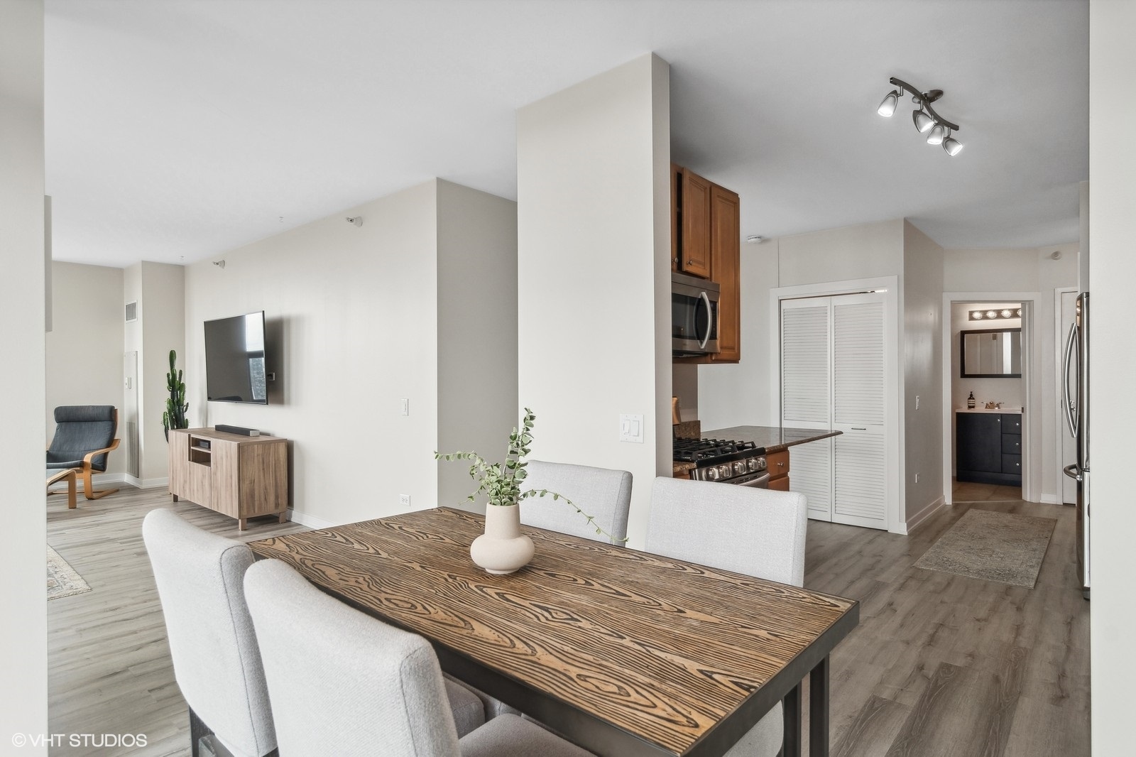 125 S Jefferson Street Unit: 3009