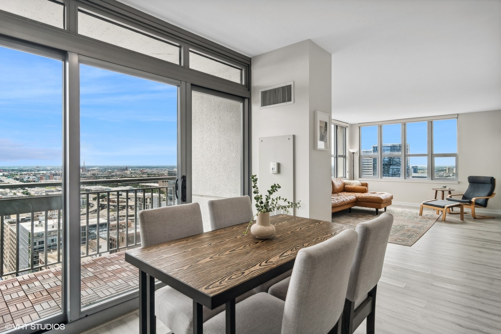 125 S Jefferson Street Unit: 3009