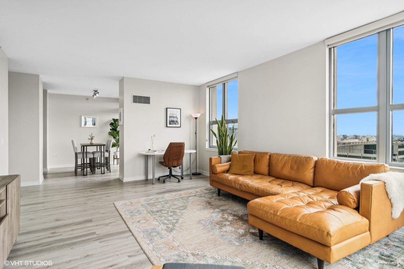 125 S Jefferson Street Unit: 3009