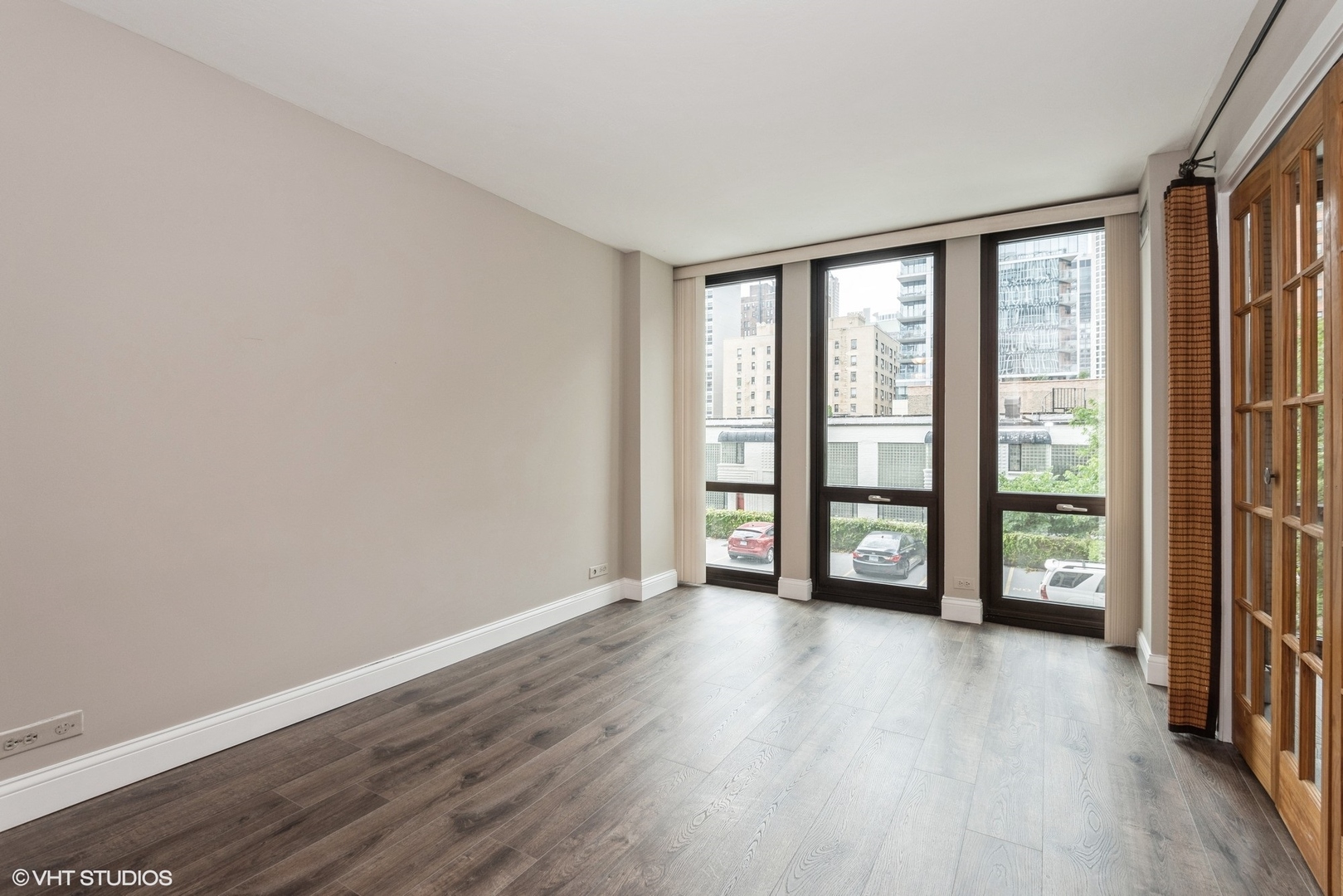 1 E Scott Street Unit: 409