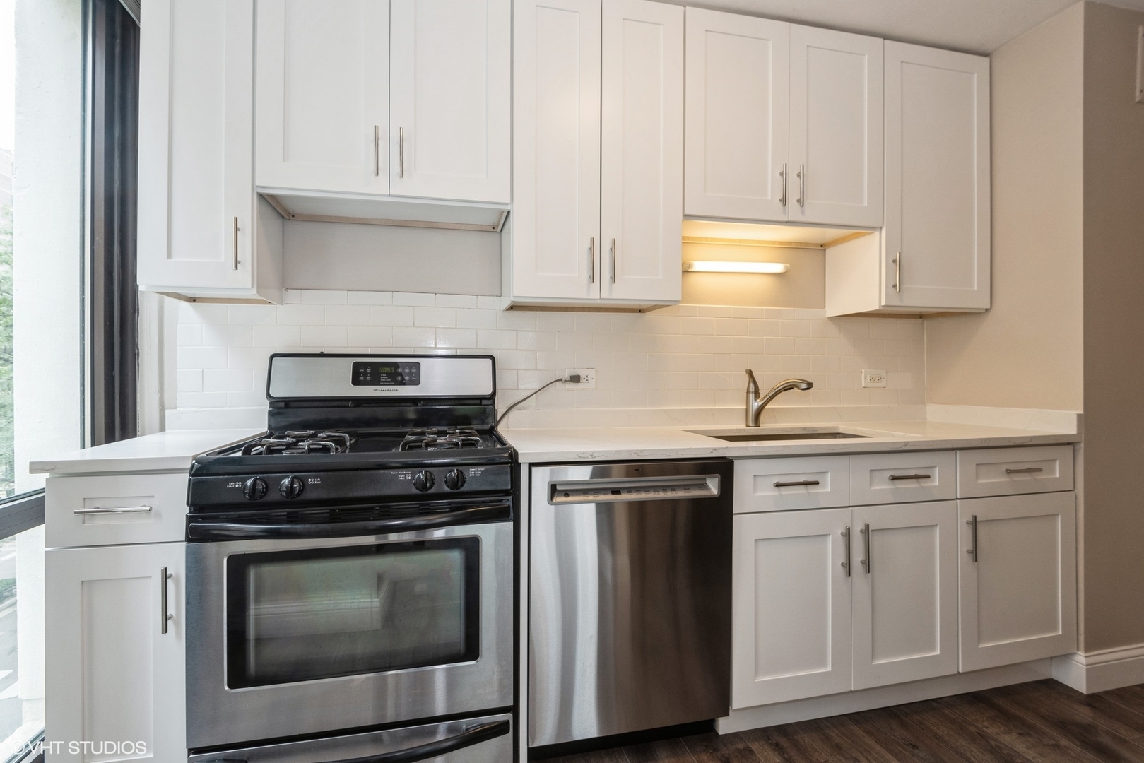 1 E Scott Street Unit: 409