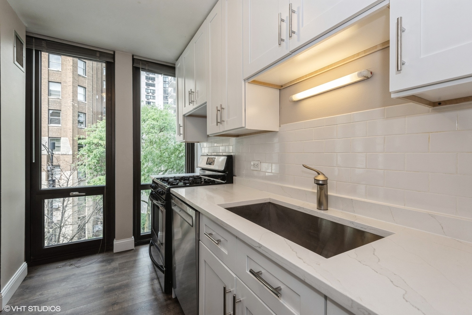 1 E Scott Street Unit: 409