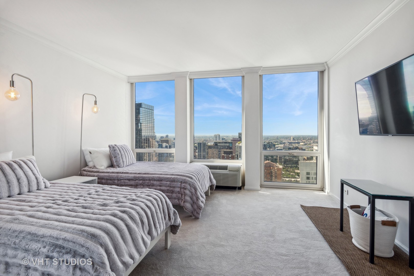 111 E CHESTNUT Street Unit: 45A