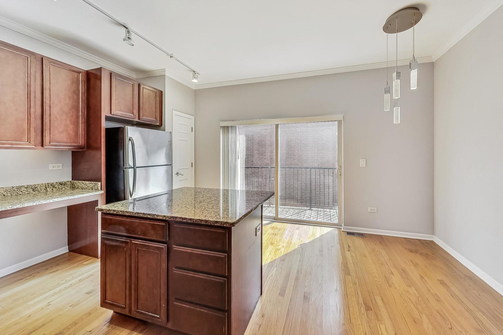 2505 S Calumet Avenue