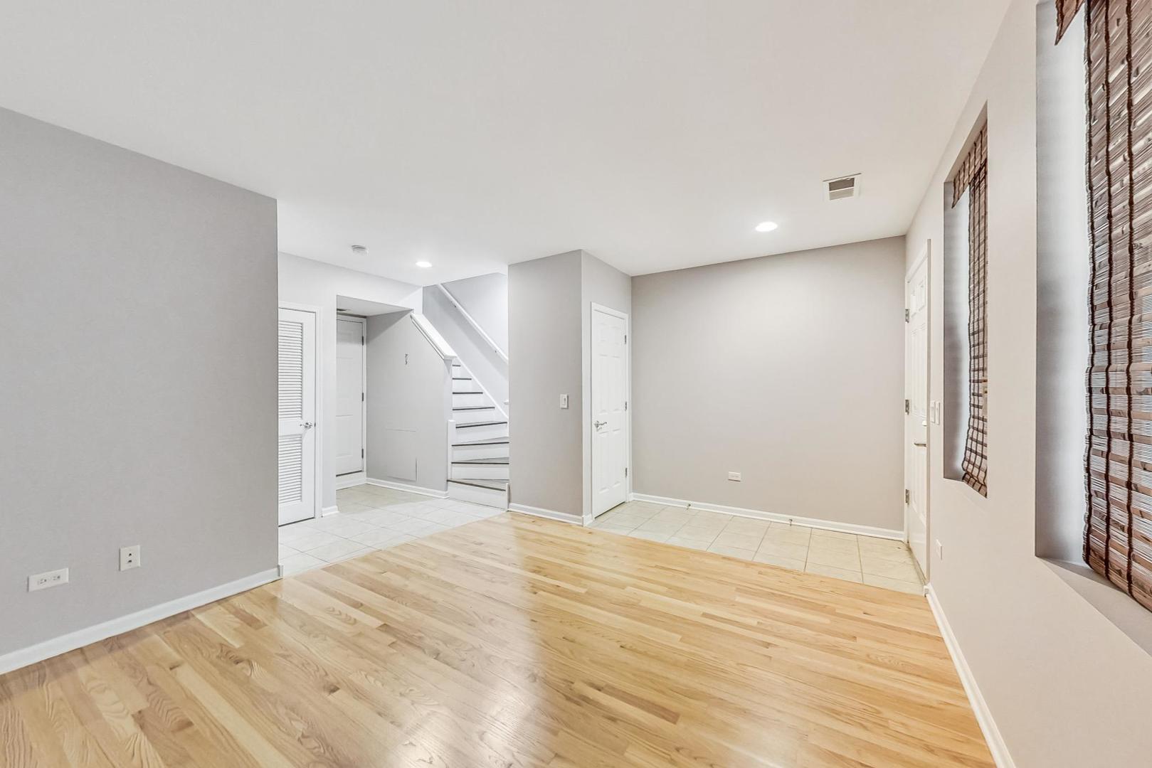 2505 S Calumet Avenue