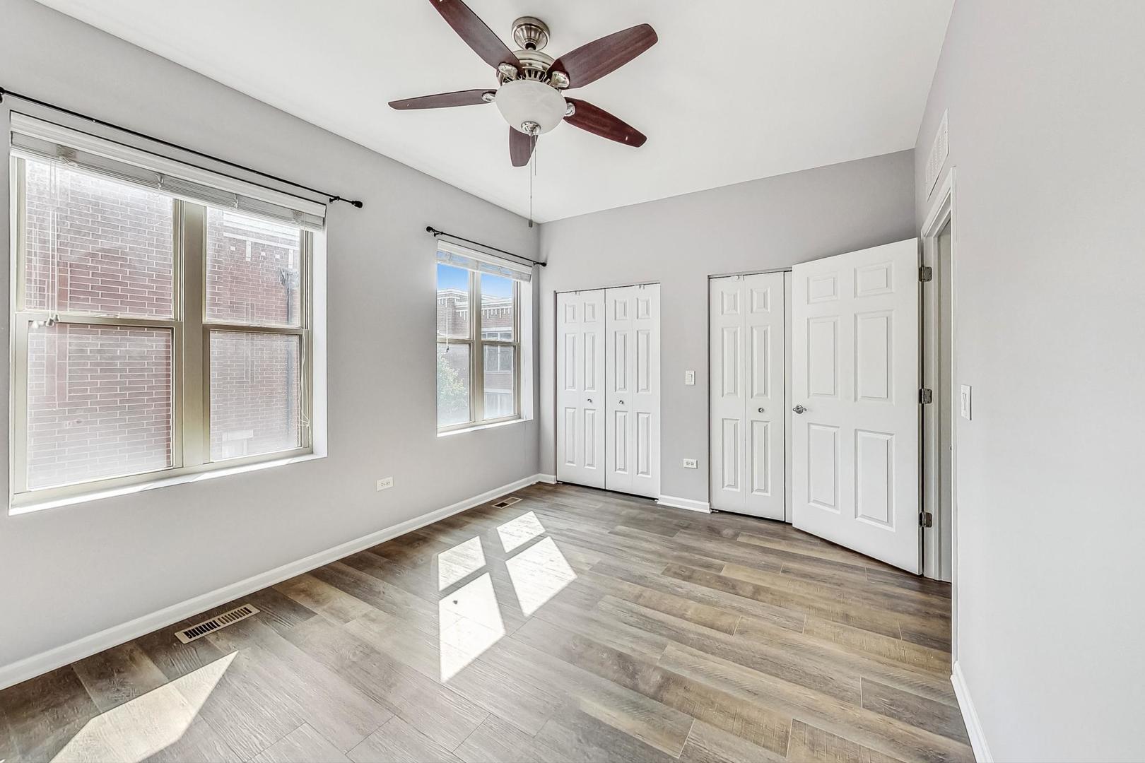 2505 S Calumet Avenue