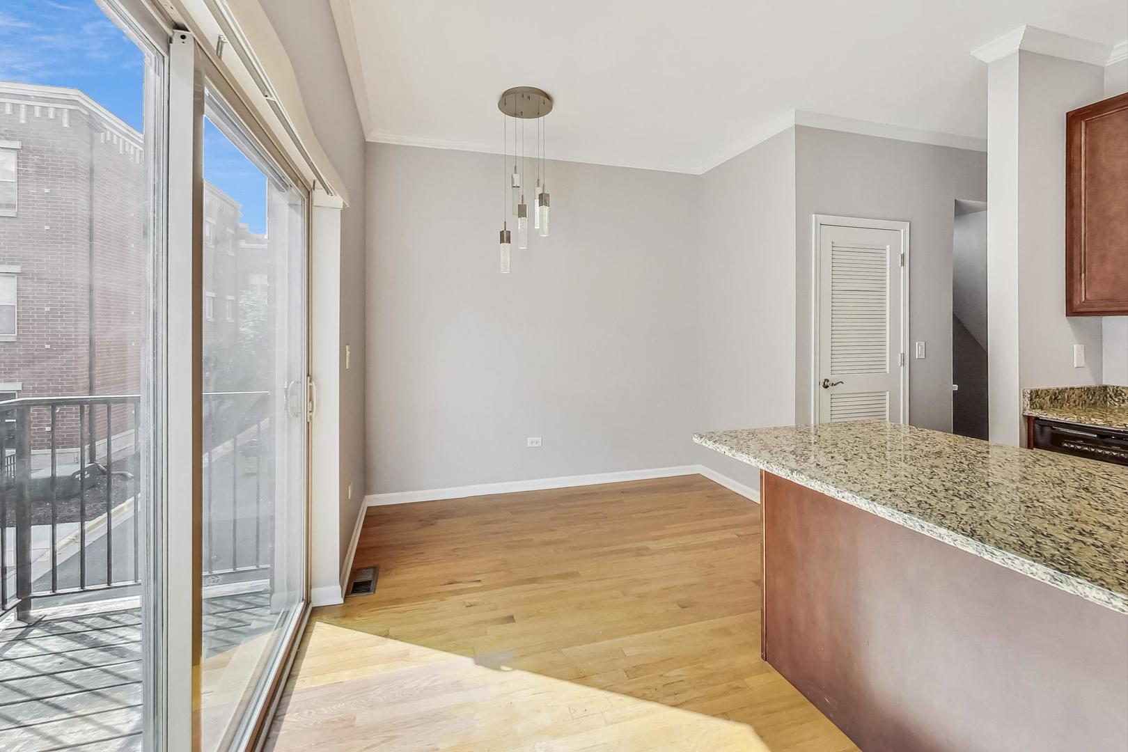 2505 S Calumet Avenue